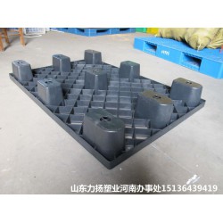 力揚出口用塑料托盤，一次性黑色塑料托盤，送貨塑料托盤