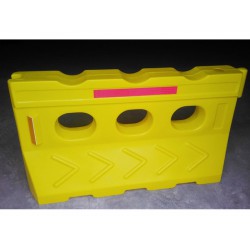 知名滾塑水馬供應(yīng)商_塑料水馬