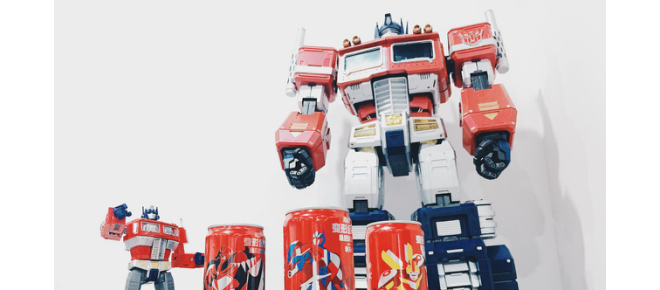 可口可樂(lè)新包裝酷炫來(lái)襲 變形金剛罐熱血?dú)w來(lái)！