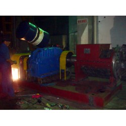 海口哪里有供應(yīng)專(zhuān)業(yè)的膠包攪碎機(jī)，價(jià)位合理的膠包攪碎機(jī)