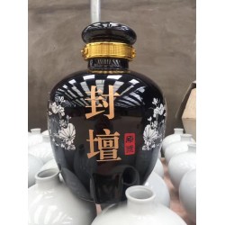 哈爾濱陶瓷酒壇廠200斤裝定做，顏色柚陶瓷150斤裝批發