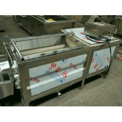 冠通機(jī)械供應(yīng)毛輥清洗機(jī) 蘿卜清洗機(jī) 凈菜加工設(shè)備廠家直營