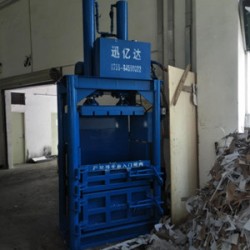 廢紙升降機，紙皮升降機，廢紙?zhí)嵘龣C，海綿升降機，服裝升降機